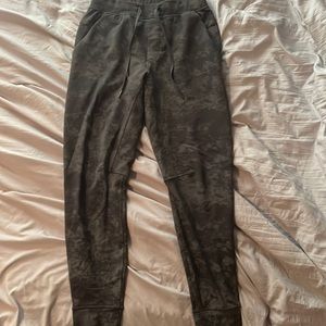 Lululemon Men’s Jogger(medium)